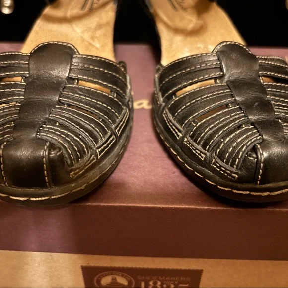 Clarks Black Strappy Women's Sandals - Picture 2 of 5